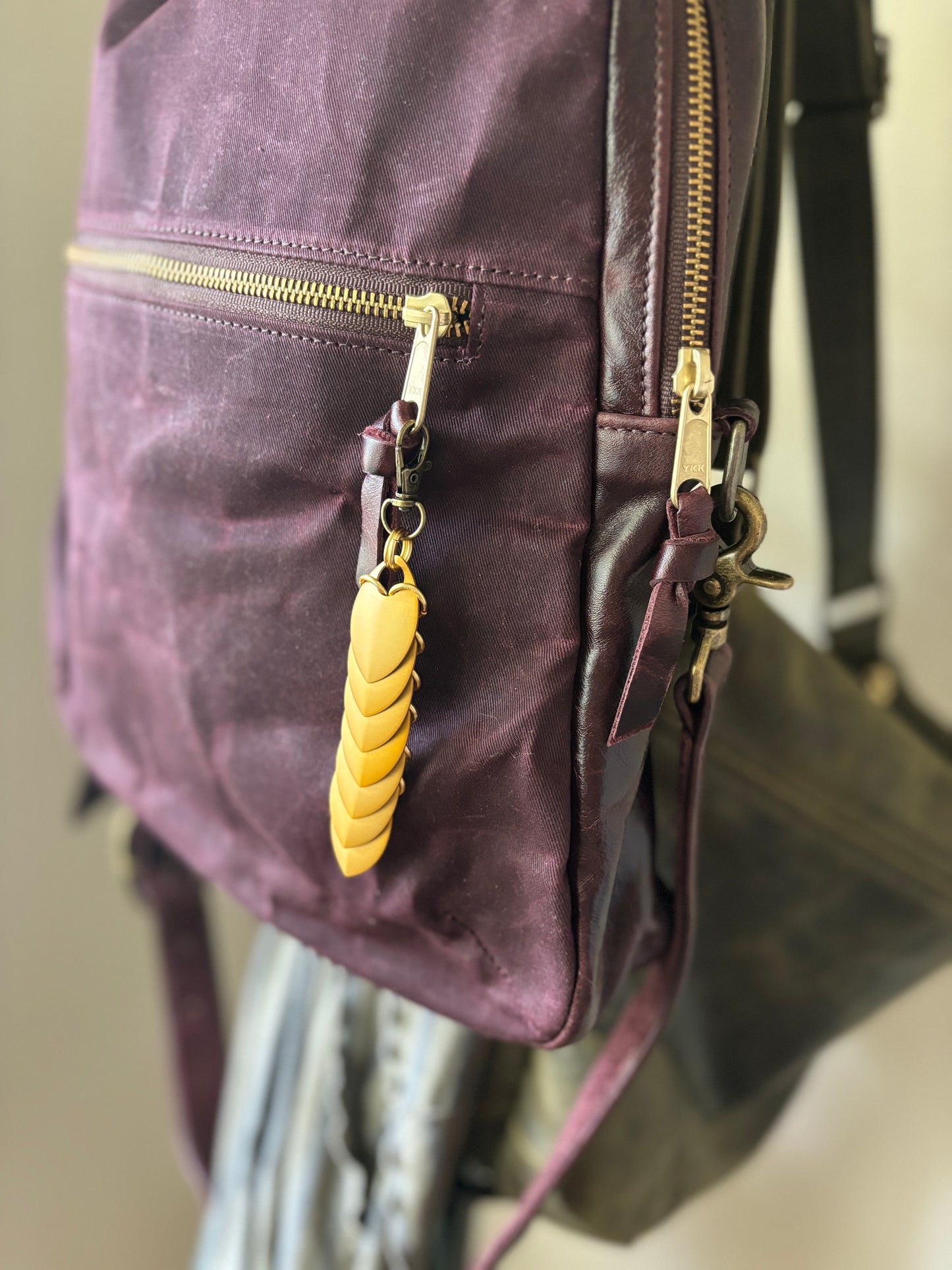 Scale Zipper Pull