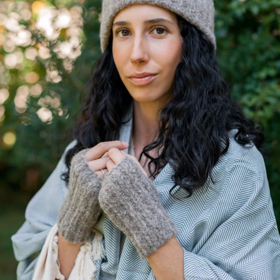 Ribbed Alpaca Gloves