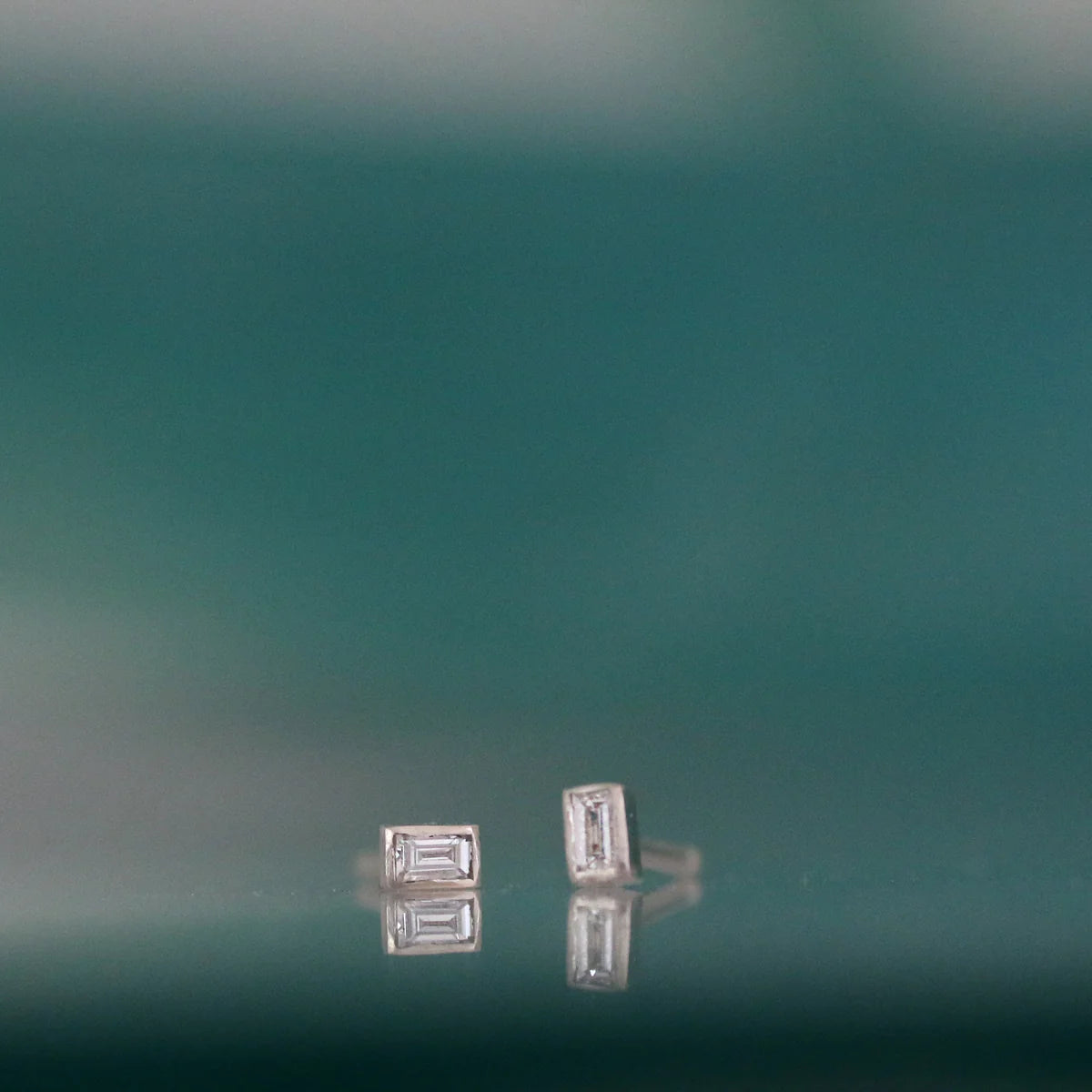 Baguette Fleck Studs