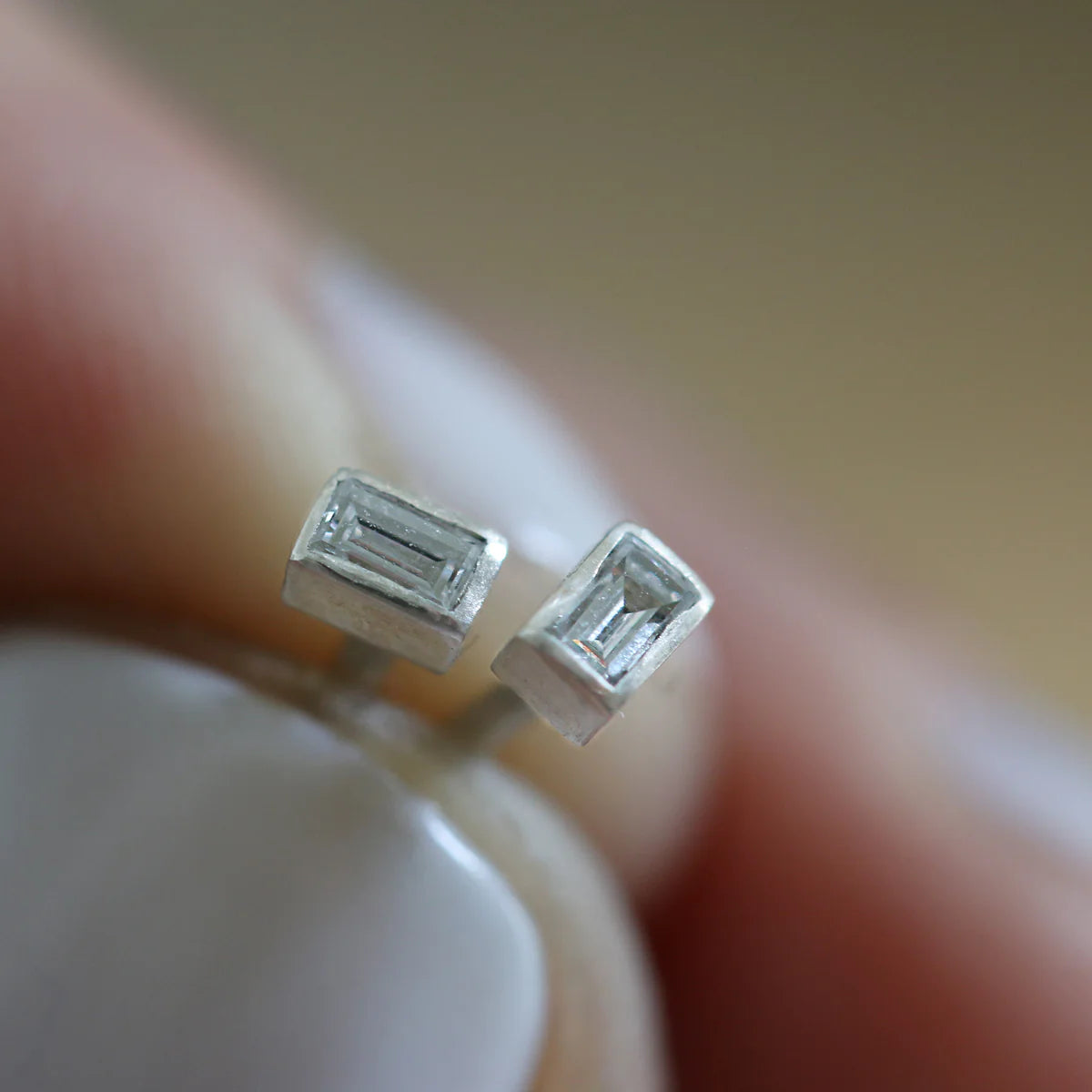 Baguette Fleck Studs