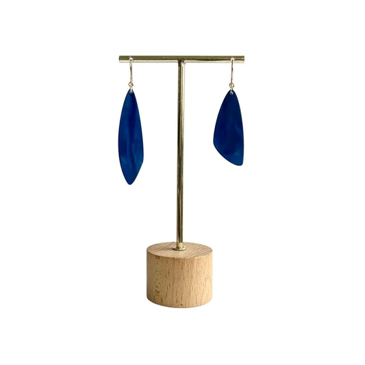 Asymmetric Organic Drop