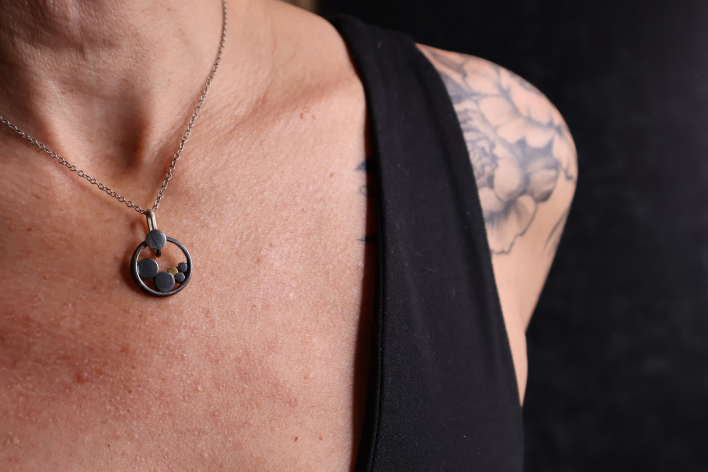 Bubble Oxi Single Gold Dot Necklace